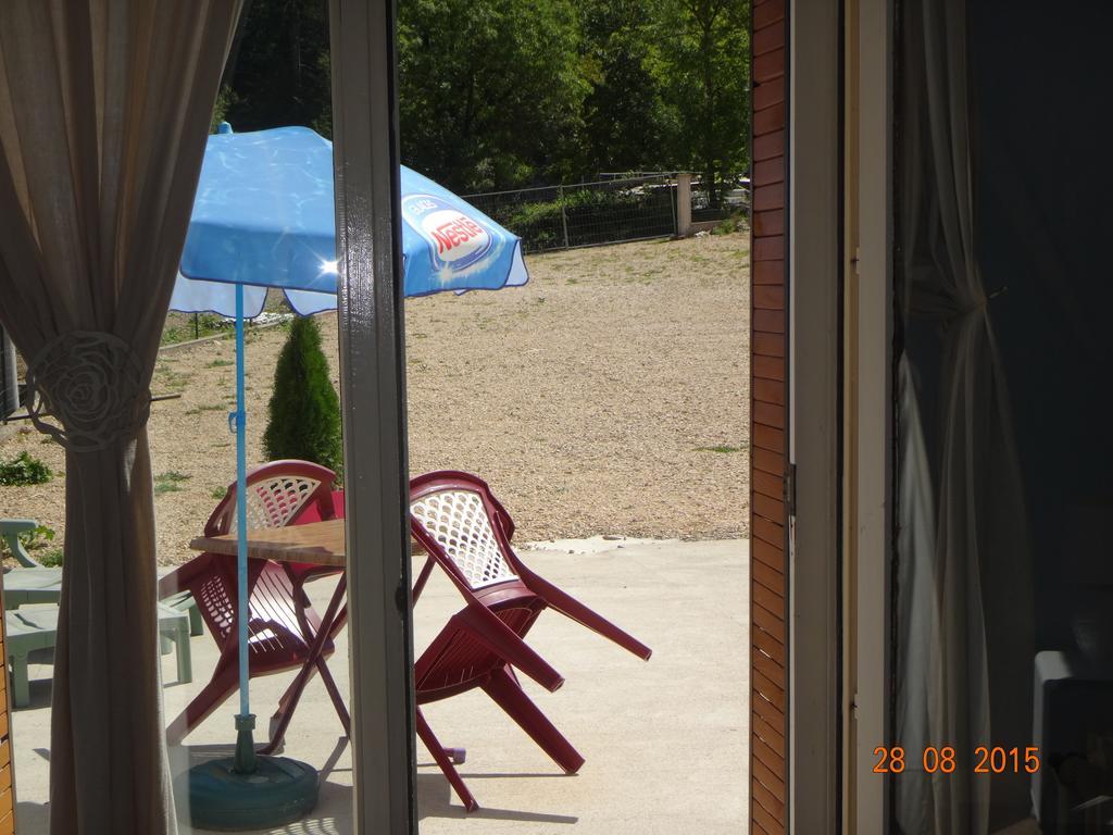 Hotel Bon Accueil Oyonnax Ruang foto