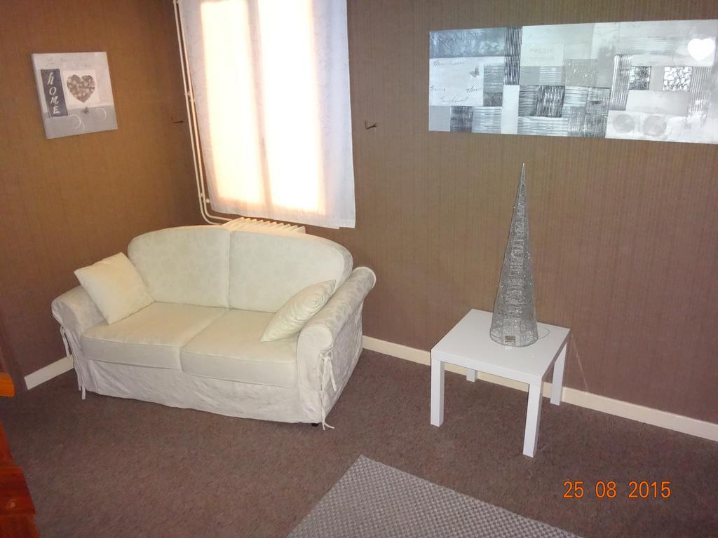 Hotel Bon Accueil Oyonnax Bagian luar foto
