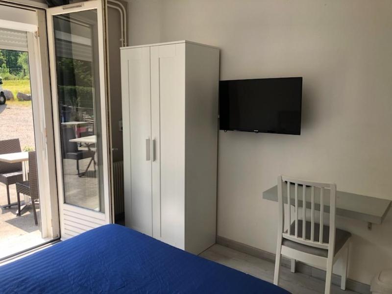 Hotel Bon Accueil Oyonnax Bagian luar foto