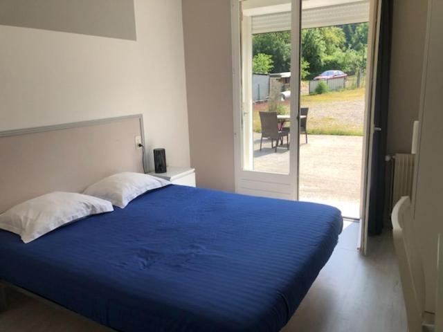 Hotel Bon Accueil Oyonnax Bagian luar foto
