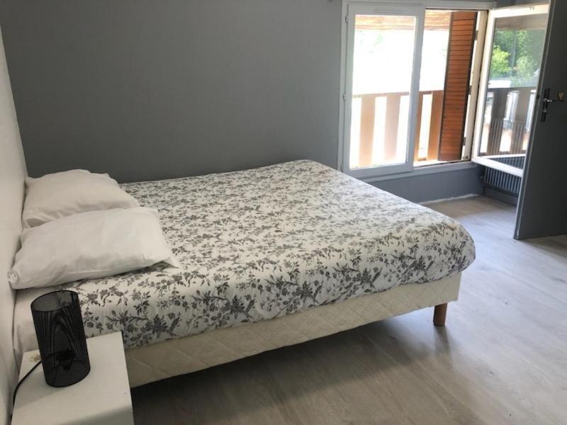 Hotel Bon Accueil Oyonnax Bagian luar foto