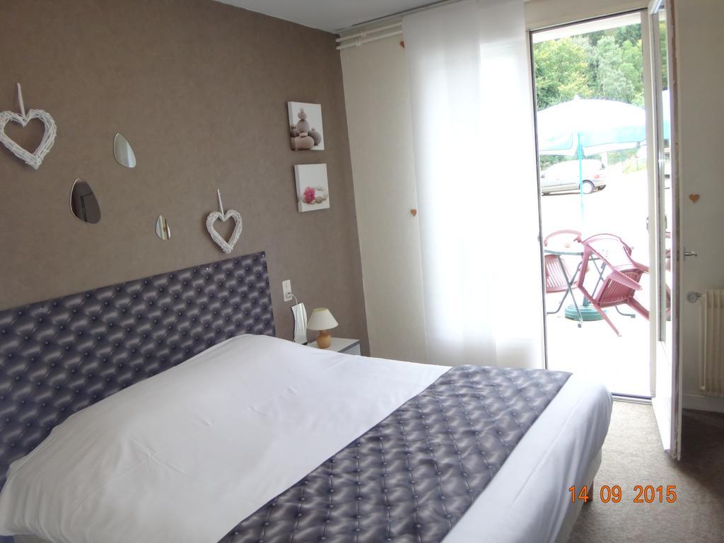 Hotel Bon Accueil Oyonnax Ruang foto