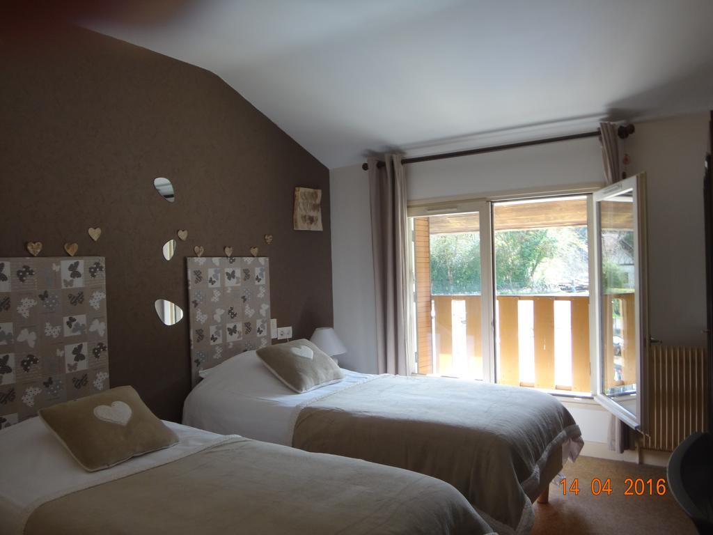 Hotel Bon Accueil Oyonnax Bagian luar foto